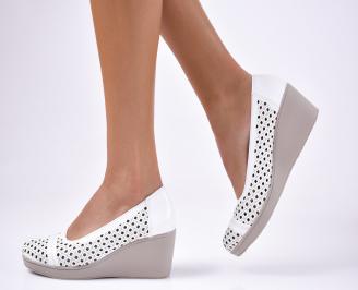 Дамски обувки  естествена кожа  бели