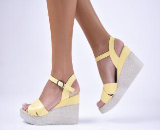 Дамски  сандали на платформа  жълти