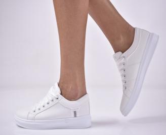 Дамски равни обувки бели
