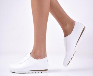 Дамски равни обувки естествена кожа бели.