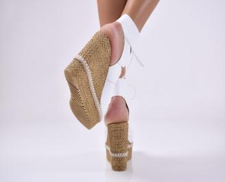 Дамски сандали на платформа естествена кожа бели.