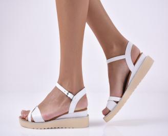 Дамски равни сандали естествена кожа бели.