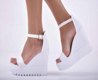 Дамски сандали на платформа бели EOBUVKIBG