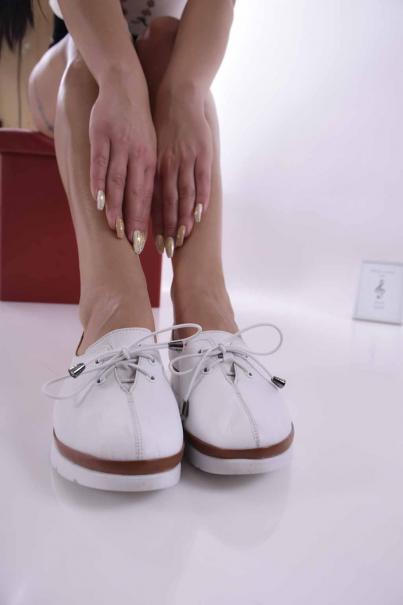 Дамски равни обувки  естествена кожа бели EOBUVKIBG