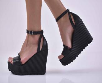 Дамски сандали на платформа черни EOBUVKIBG