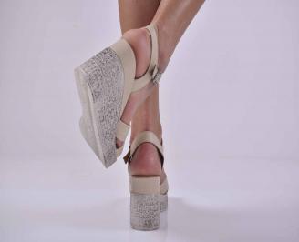 Дамски сандали на платформа бежови EOBUVKIBG