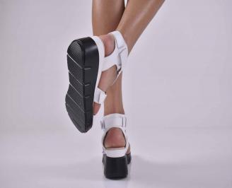 Дамски сандали на платформа бели EOBUVKIBG