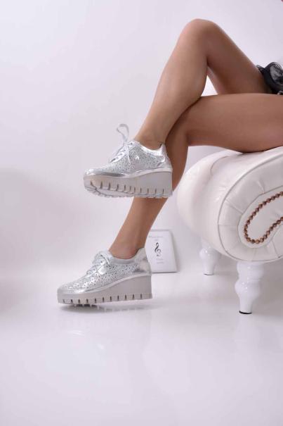 Дамски обувки на платформа естествена кожа с ортопедична стелка сребристи EOBUVKIBG
