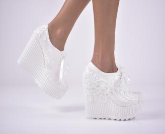 Дамски обувки на платформа бели EOBUVKIBG