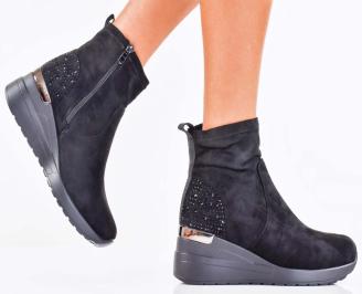 Дамски боти на платформа черни EOBUVKIBG