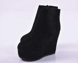 Дамски боти на платформа черни EOBUVKIBG