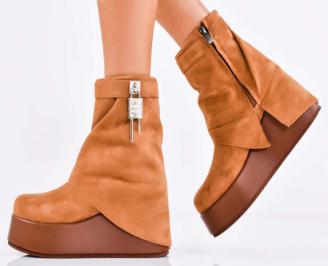 Дамски боти на платформа кафяви EOBUVKIBG