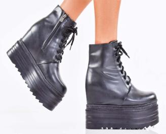 Дамски боти на платформа черни EOBUVKIBG