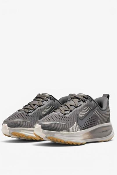 NIKE Vomero 18 GS Gray