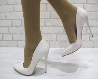 Дамски елегантни обувки бежови еко кожа/лак