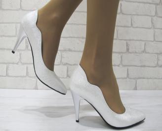 Дамски елегантни обувки на ток сребристи еко кожа