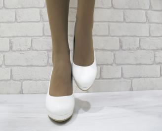 Дамски обувки на ток еко кожа бели