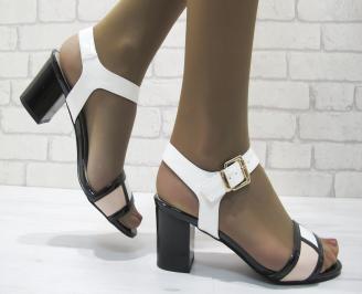Дамски елегантни сандали еко лак бели