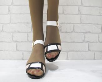 Дамски елегантни сандали еко лак бели