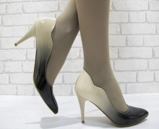 Дамски елегантни обувки еко кожа/лак бежови