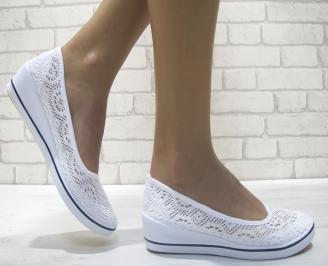 Дамски  обувки  бели текстил