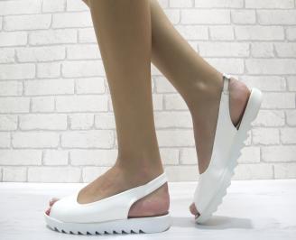 Дамски равни сандали  бели