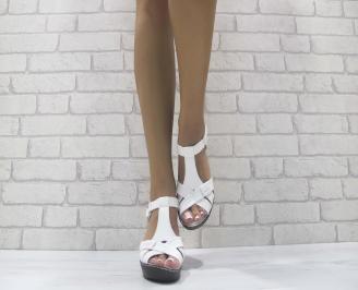 Дамски сандали на платформа еко кожа бели