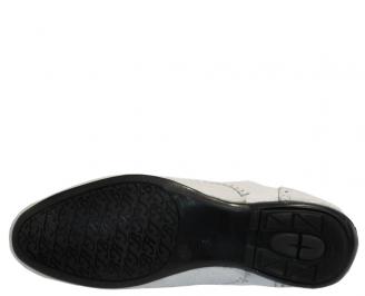 Мъжки обувки от естествена кожа бели