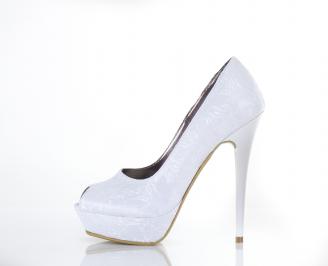 Елегантни дамски обувки еко кожа бели