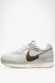 NIKE Venture Runner Shoes White